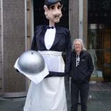 VIP Waiter - The tallest servant for your event - puppet - walkabout
