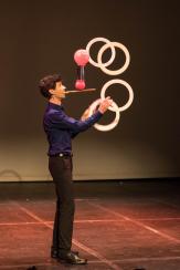 Sam Veale - www.Circusperformers.com - Walkabout and cabaret juggler
