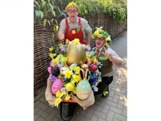 Bread's Pete and Ged Moss - Comedy Expert Gardeners - Walkabout entertainers