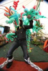 Balloonatic - Walkabout Balloon Modeller Entertainers