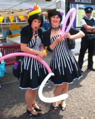 Balloonatic - Walkabout Balloon Modeller Entertainers