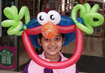 Balloonatic - Walkabout Balloon Modeller Entertainers