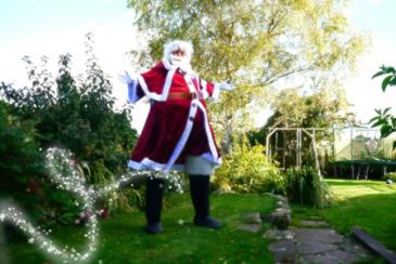 Santa on stilts Electric Cabaret - Human statues - Living Statues - Entertainers