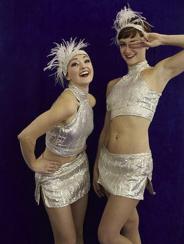 Bella Kinetica - Roller skating circus cabaret entertainers rollerskaters