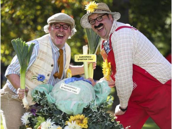 Bread's Pete and Ged Moss - Comedy Expert Gardeners - Walkabout entertainers